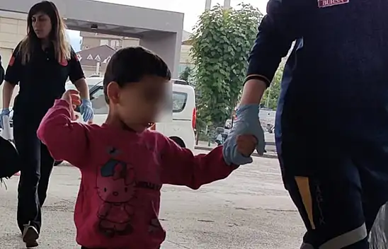 Anne - babalar dikkat!.. Mutfakta oyun oynayan çocuk toz deterjanı şeker zannetti yedi… Sonrası…