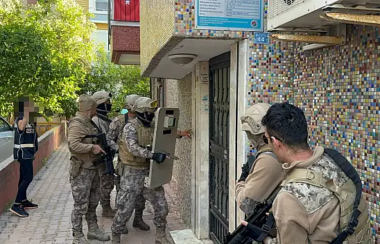 Antalya emniyeti'nden büyük operasyon: 25 adrese eş zamanlı baskın