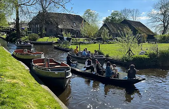 Araba yolu olmayan köy: Giethoorn