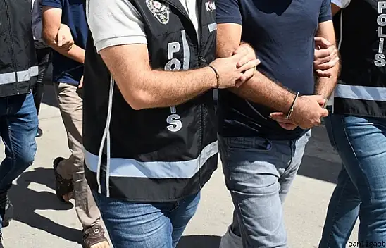 Konya'da bir araçtan 50 bin lira değerinde eşya çalan hırsızlar yakalandı