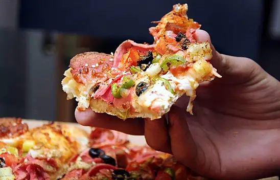 Araştırmaya göre, ülkelerin yüzde 94'ü aşırı yemek tüketiyor