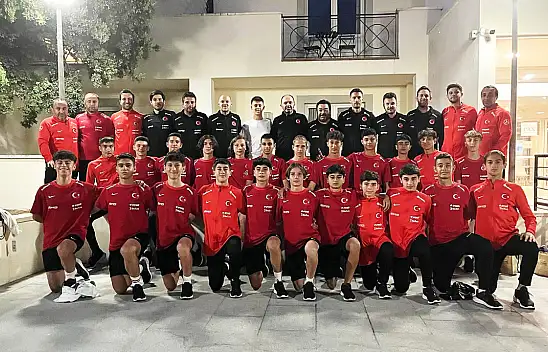 Arda Güler'den U14 Milli Takımı kampına ziyaret!