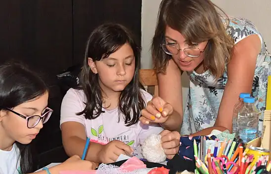 Atık malzemelerden kostüm dikecekler