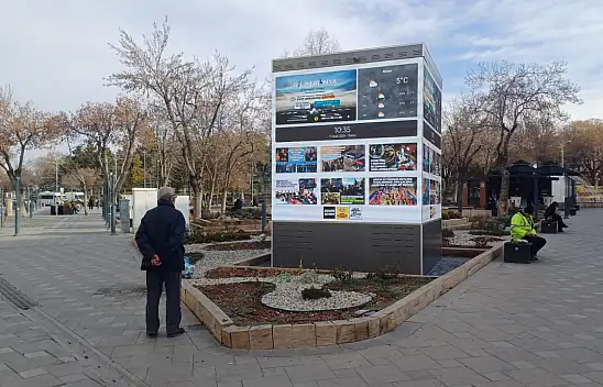 Ayaklı gazete dev ekran ...