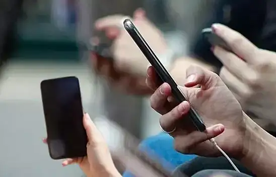 Bakan açıkladı! Vergisiz cep telefonu en kısa zamanda…