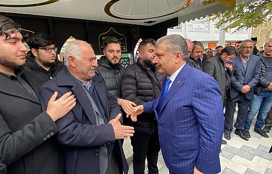 Bakan Koca Konya'da halasının oğlunun cenazesine katılım sağladı