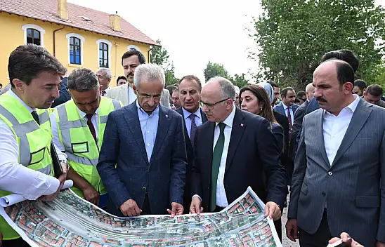 Bakan Uraloğlu BANLİYÖ hattındaki çalışmaları inceledi