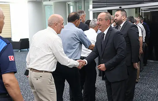 Başkan Kavuş mesai arkadaşlarının bayramını kutladı