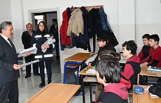 Başkan Tutal'dan öğrencilere anlamlı hediye