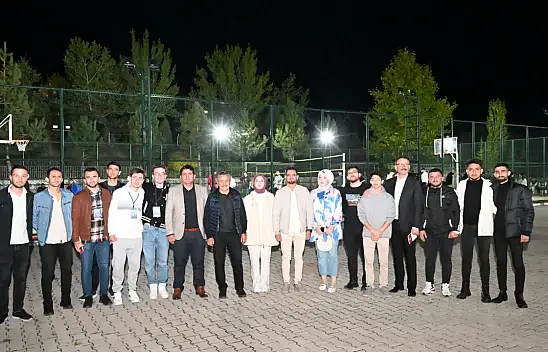 Başkan Tutal KYK'daki öğrencileri yalnız bırkmadı