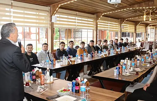 Başkan Tutal, Mehmetçiklerle  yemekte buluştu