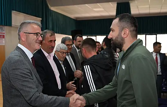 Başkan Ustaoğlu, çalışma arkadaşlarıyla bayramlaştı