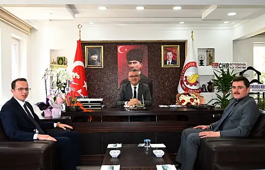 Başkan Ustaoğlu'na Tebrikler Sürüyor!