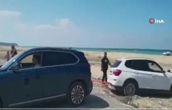 Bataklığa saplanan cipi Togg kurtardı