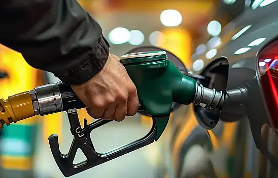 Benzin ve motorine zam geldi