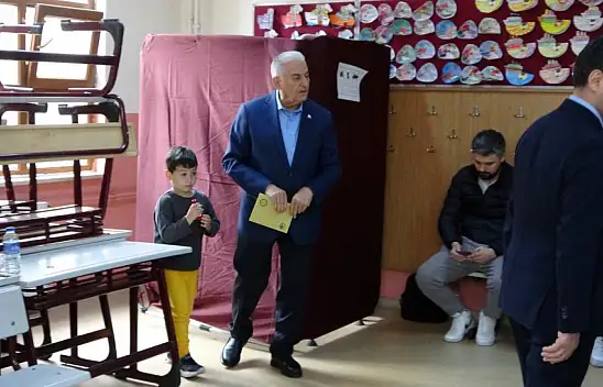 Binali Yıldırım: 'Ne oldu hanım bir karar veremedin mi..?'