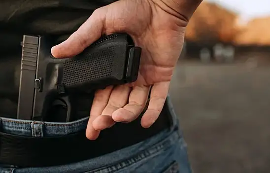 Bir güvenlik, tartıştığı adamı silahla vurarak öldürdü