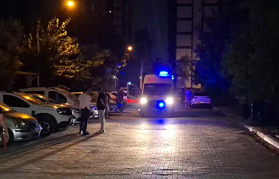 Boşanmak isteyen eşini uykusunda başından vurdu