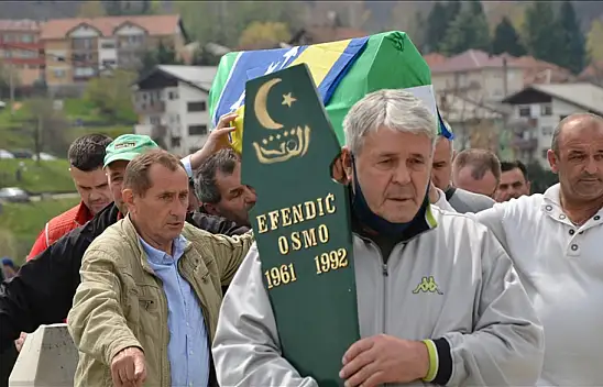 Bosna Savaşı'nın iki kurbanı daha törenle defnedildi