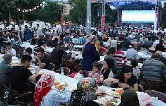 Bozkırlılar Vakfı ilçede iftar programı gerçekleştirdi