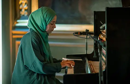 Büşra Kayıkçı kimdir? Büşra Kayıkçı Grammy görevi nedir? Büşra Kayıkçı evli mi? Büşra Kayıkçı kaç yaşında?