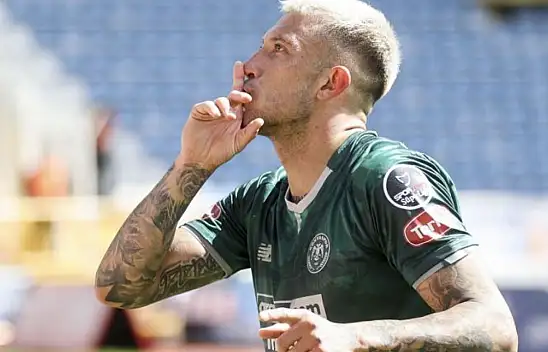 Calvo attı, Kosta Rika sevindi