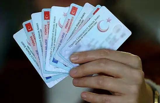 Çipli kimlik ve ehliyete geçmeyenler dikkat: Eski tip sürücü belgesi ve kimlik yenileme için son günler