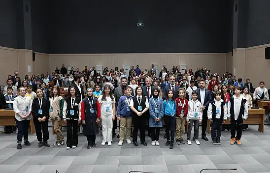 Çocuk meclisinin yeni başkanı Cengiz oldu!