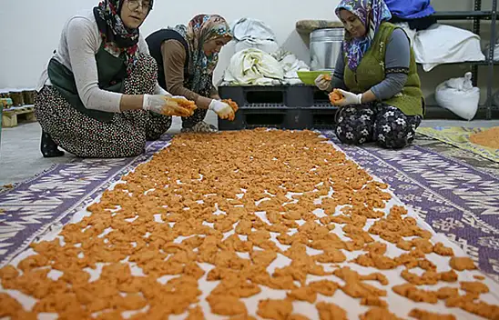 Dededen kalma evini restore etti, üretim merkezi haline getirdi! Yılda 2,5 ton sipariş alıyor...