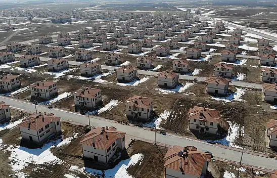 Dedemli halkının açtığı sıfır evlere 600'e yakın depremzede yerleşti