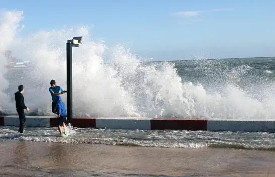 Denizlerde fırtına uyarısı yapıldı