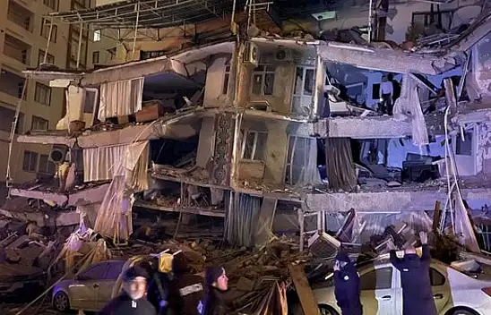 Deprem sonrası kritik karar! Valilerin görev yerleri değişti