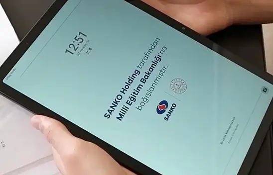 Depremden etkilenen öğrencilere 5 bin adet tablet dağıtıldı