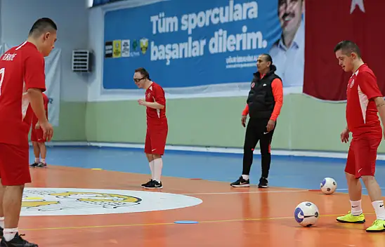 Down sendromlu sporcular Trisome Oyunları'na Konya'da hazırlanıyor!