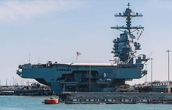 Dünyanın en büyük uçak gemisi NATO komutasında