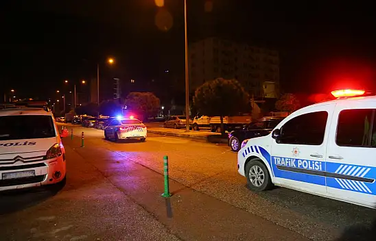 Dur ihtarına uymayan şüpheliler, polis ekipleriyle kovalamaca oynadı
