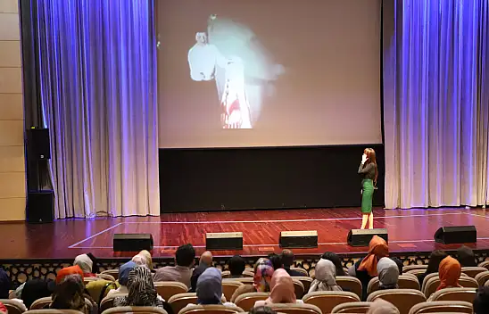 Ebeveynlere 'Teknolojinin Esiri Değil, Teknolojiyi Yöneten Çocuklar' semineri