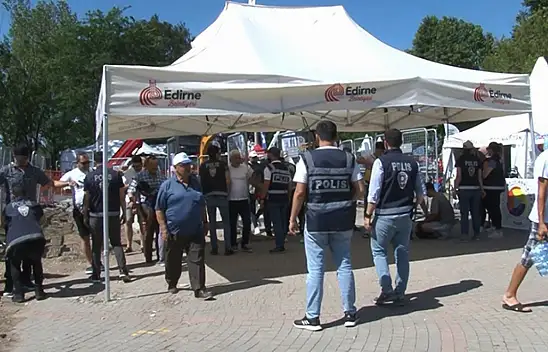 Edirne'de devam eden Kırkpınar yağlı güreşlerinde güvenlik had safhada