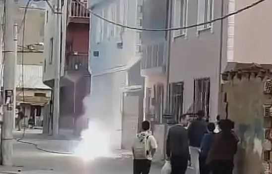 Elektrik kablosundan çıkan kıvılcımlar korkuttu