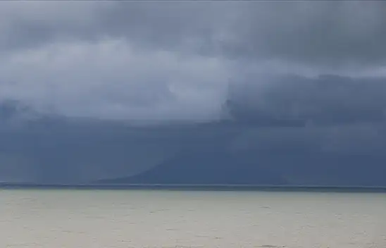 Endonezya'da Anak Krakatau Yanardağı faaliyete geçti