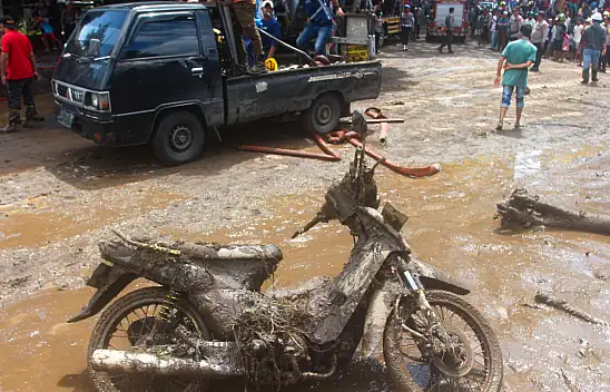 Endonezya'da Marapi Dağı'ndan Gelen Soğuk Lav Patlaması: Ölü Sayısı 27'ye Yükseldi