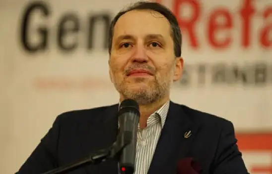 Erbakan eksik evrakları YSK'ya teslim etti