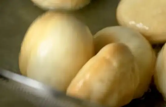 Eti puf gibi kabaran pişi tarifi. Asla yağ çekmiyor ve yumuşacık oluyor…