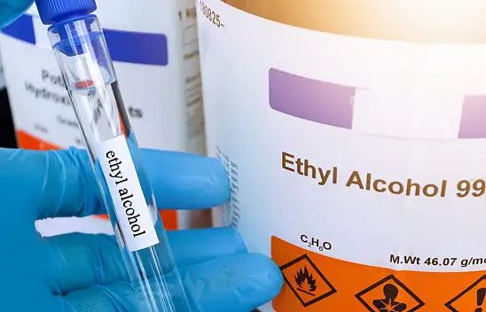 Etil alkol öldürür mü? Etil alkol içilir mi? Alkol zehirlenmesi nedir? Etil alkol zehirler mi?