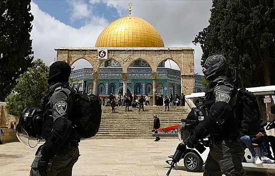 Fanatik Yahudilerden Mescid-i Aksa'ya baskın