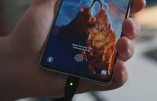 FBI: Halka açık şarj istasyonları kötü amaçlı yazılım bulaştırıyor