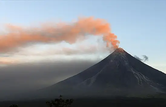 Filipinler'de Mayon yanardağı çevresinde alarm seviyesi yükseltildi