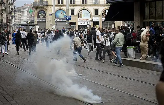 Fransa'da şiddet olayları devam ediyor