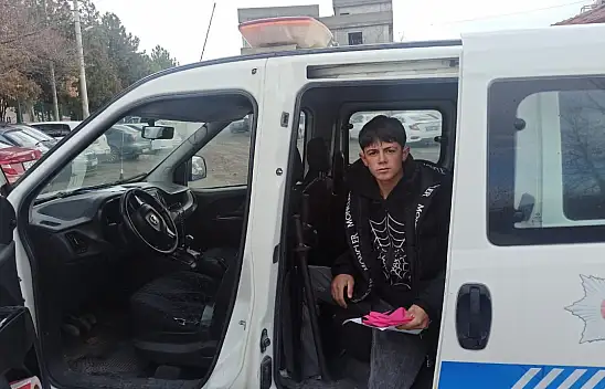 Geç kalan öğrencinin imdadına polis yetişti