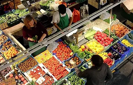 Gıda fiyatları Nisan ayı eğiliminin üzerinde arttı